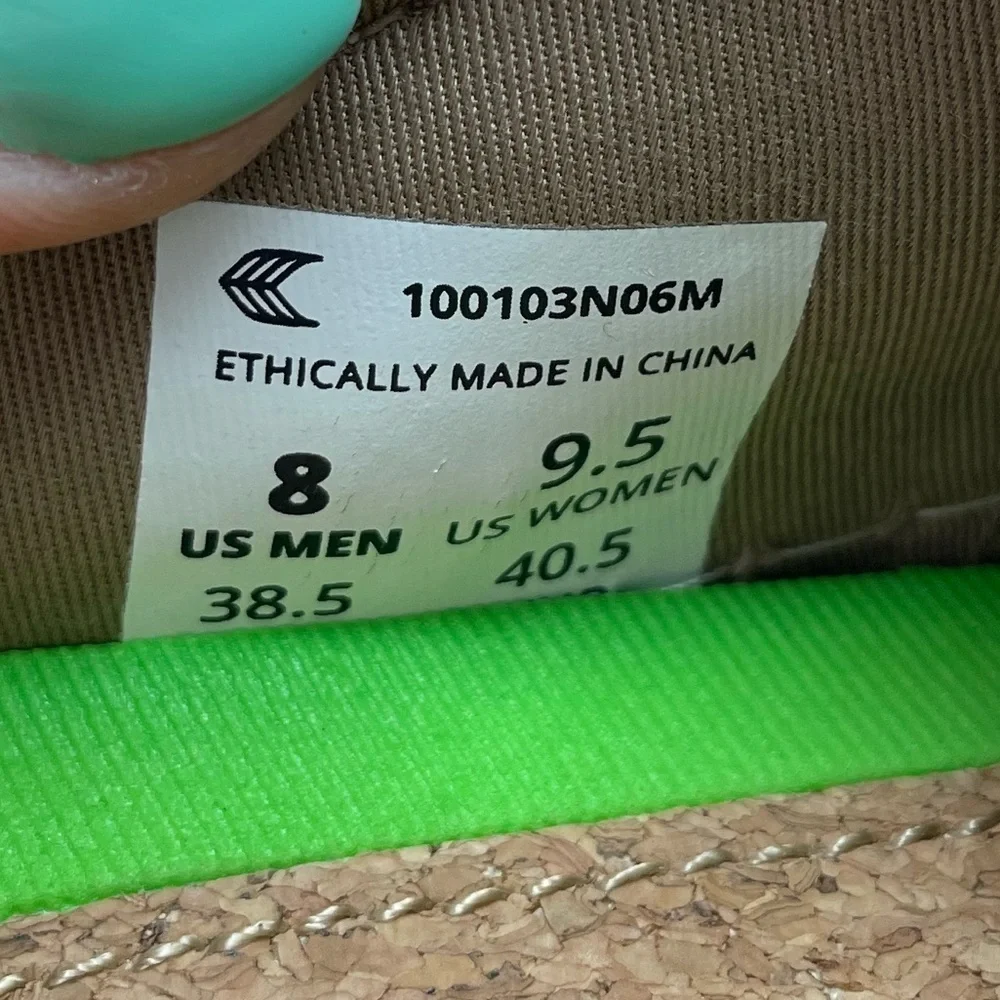 Cariuma OCA women’s brown sneakers size 9.5